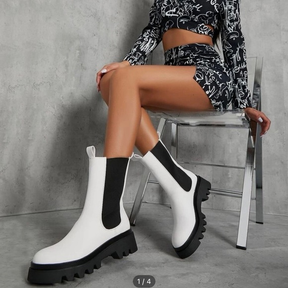 Black X White chunky heel booties - Picture 1 of 6